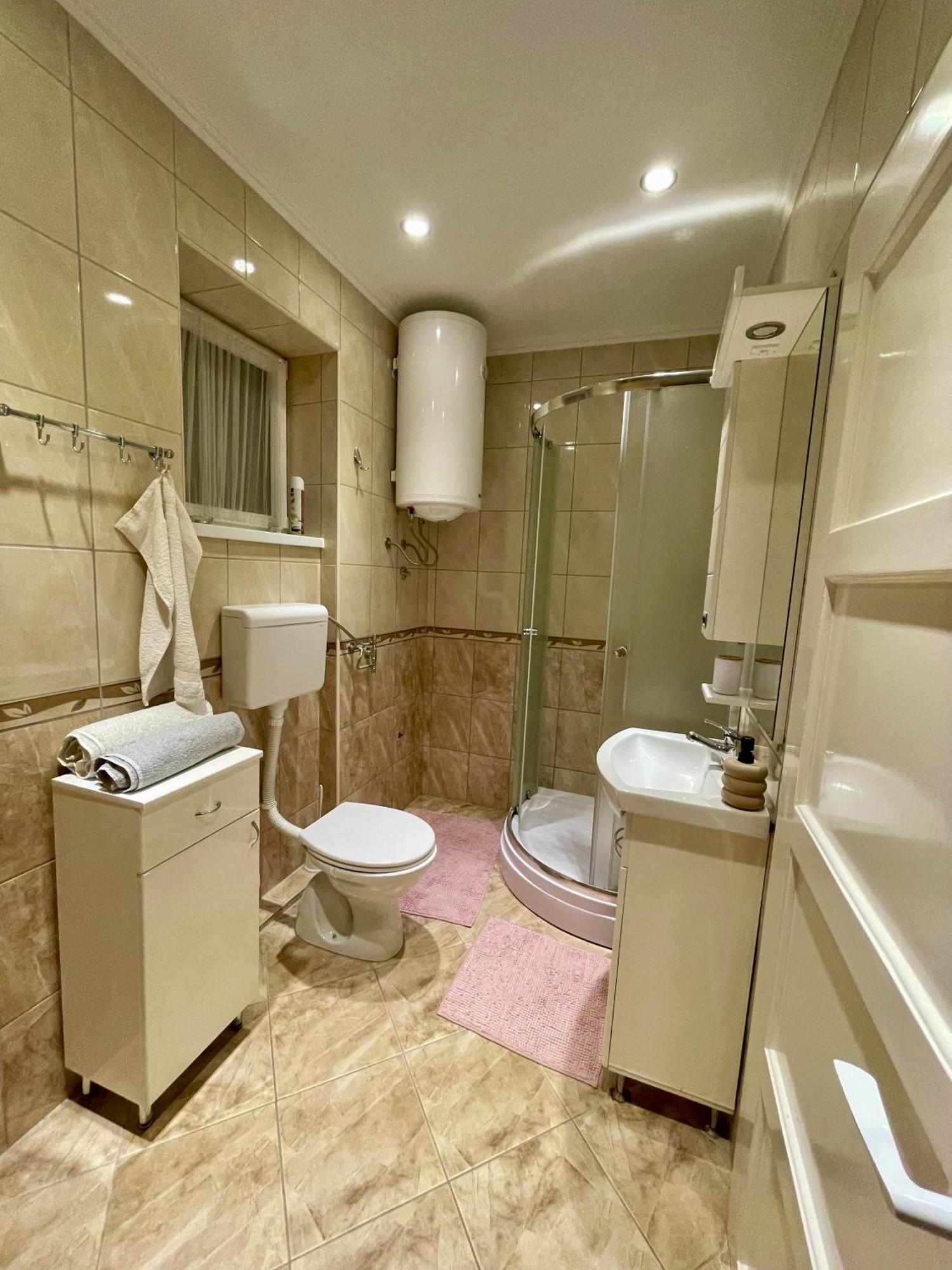 Belien Apartman Mako Bagian luar foto
