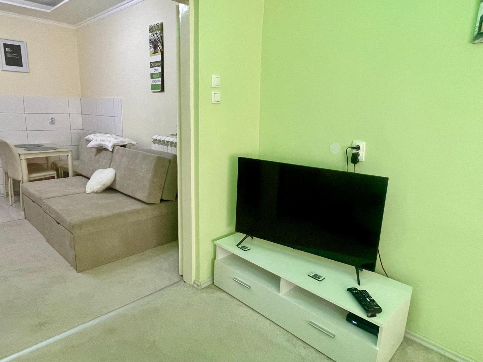 Belien Apartman Mako Bagian luar foto
