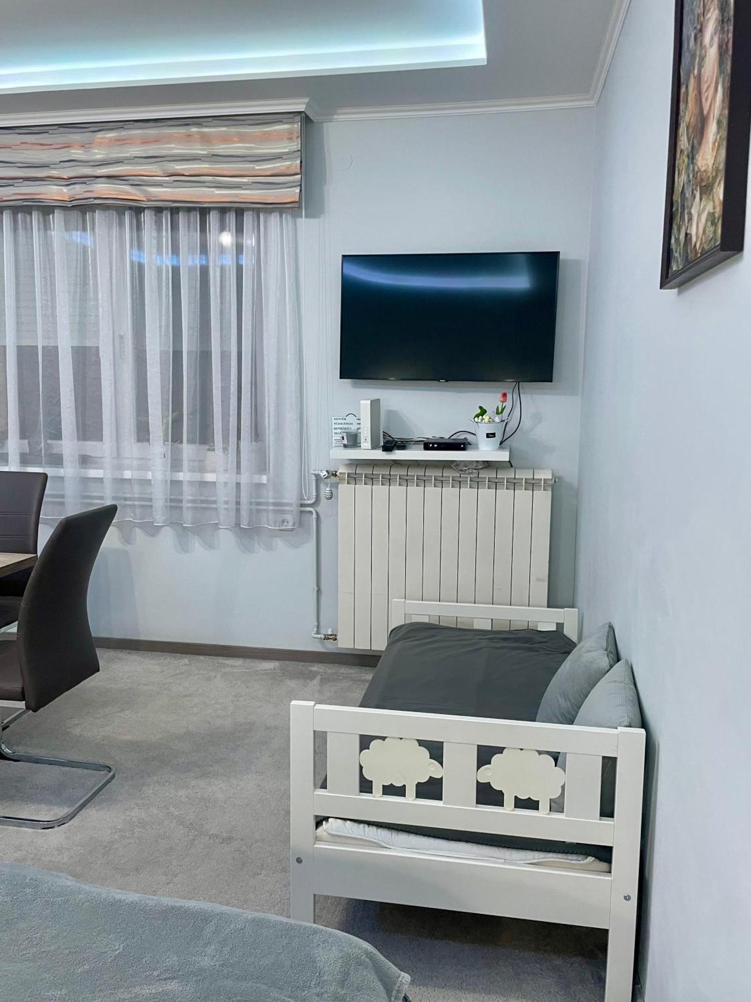 Belien Apartman Mako Bagian luar foto
