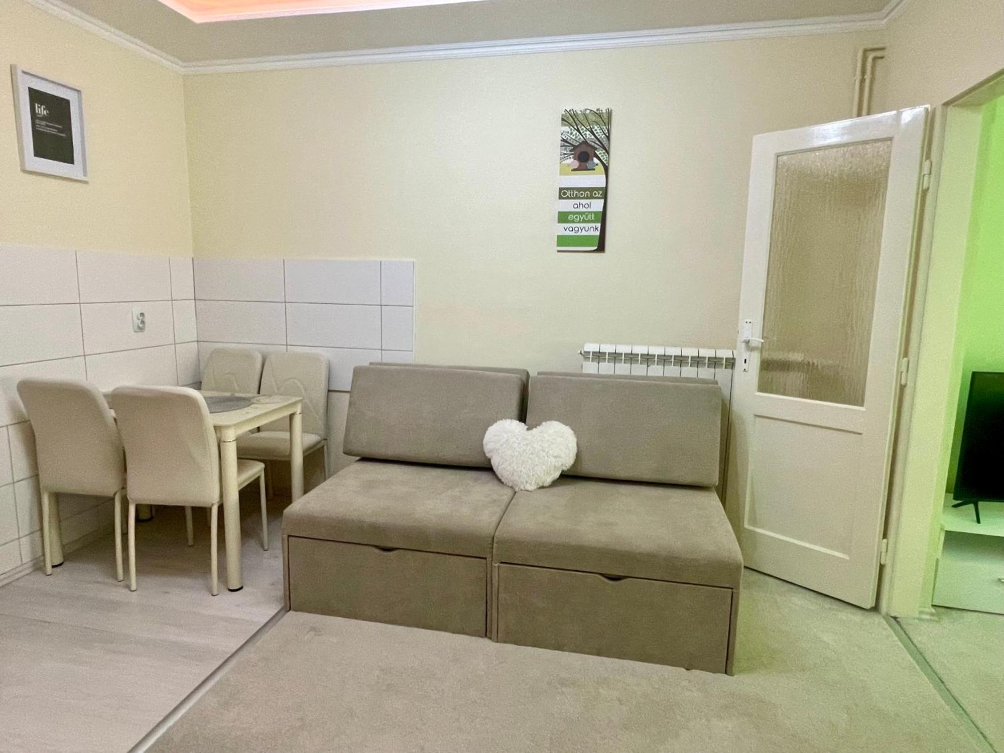 Belien Apartman Mako Bagian luar foto