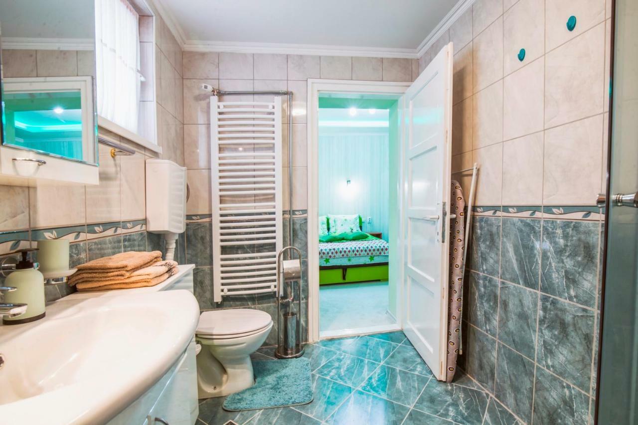 Belien Apartman Mako Bagian luar foto